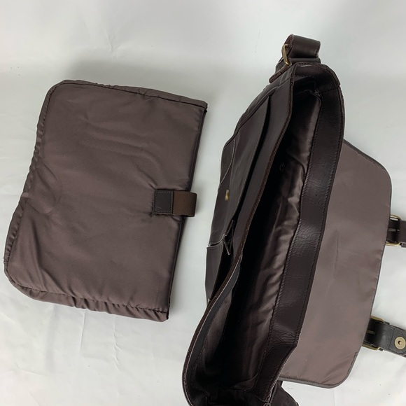 Claire Chase Sorrento Computer Messenger Bag NWT - Picture 7 of 8